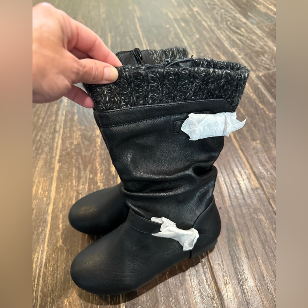 Dream Pairs Black and Gray Kids Boots